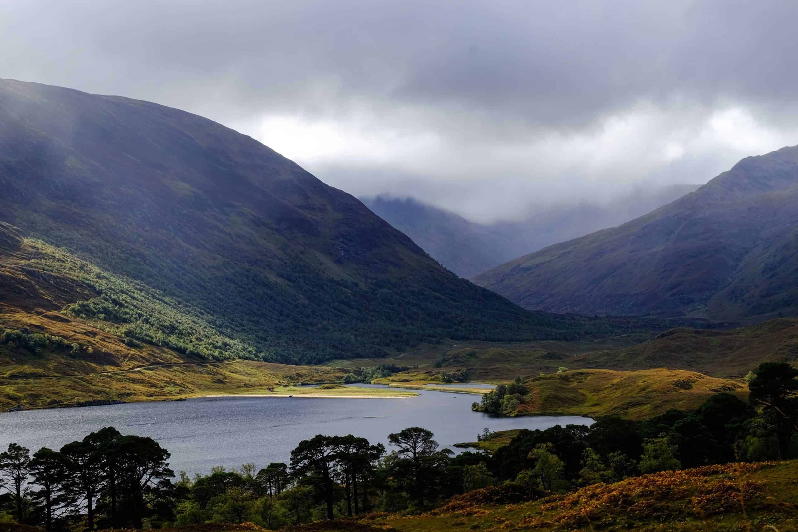 Scotland nature reserves. Глен-Аффрик, Каннич, Шотландия. Glen Affric Шотландия. Глен Аффрик заповедник. Национальный парк «Глен Аффрик» в Шотландии.