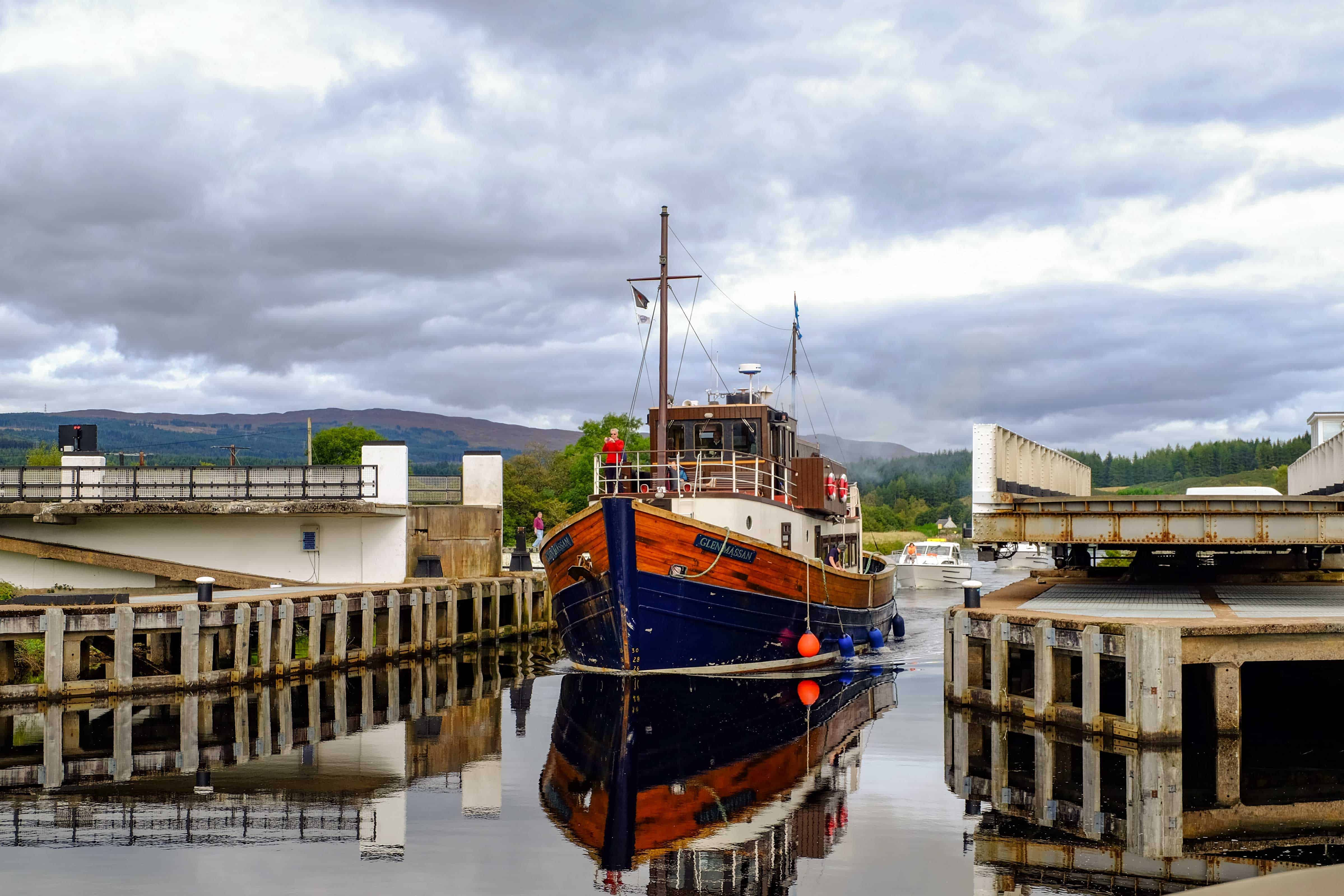 caledonian canal day trip