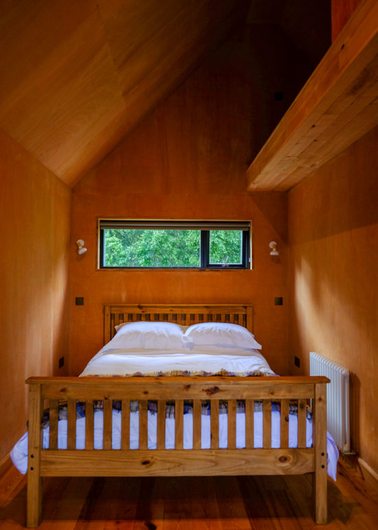 bedroom at the birdwatchers cabin