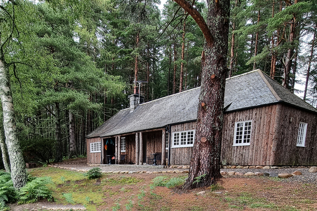 Queens Hut Aboyne Luxury Cabin Cairngorms