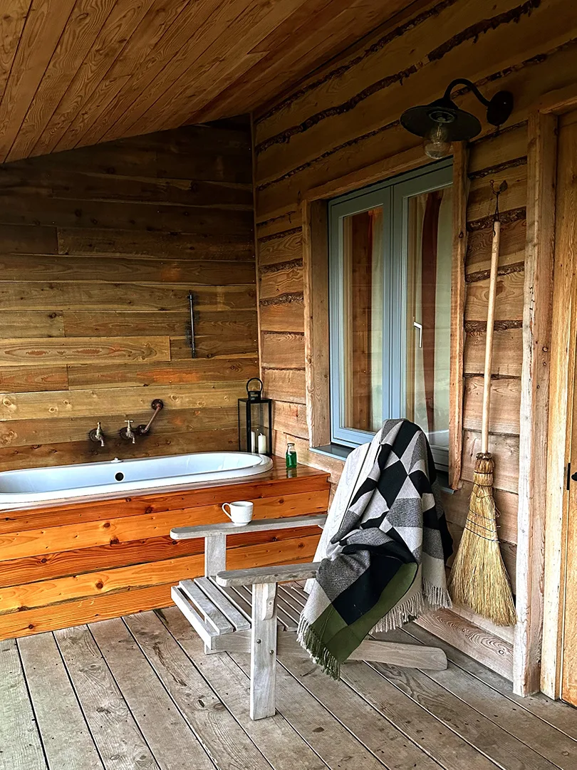 Cabin with outdoor bath scotland
