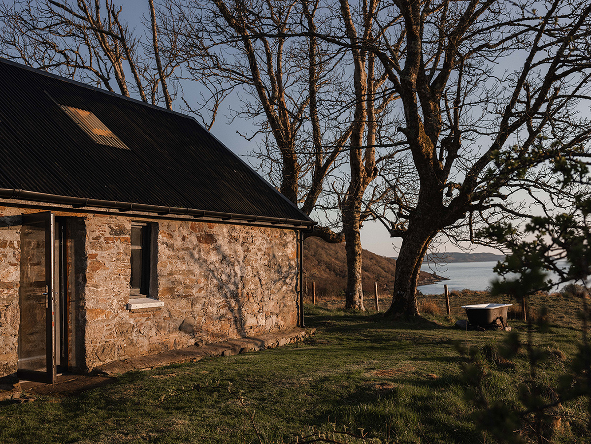 Remote both with an outdoor bath overlooking the sea